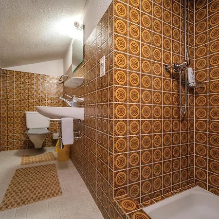Casa Dschember, 11, 1-6 Personen * Arosa